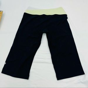 LULULEMON Back and Green Capri leggings size small